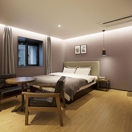 Brown Dot Hotel Changwon Buitenkant foto