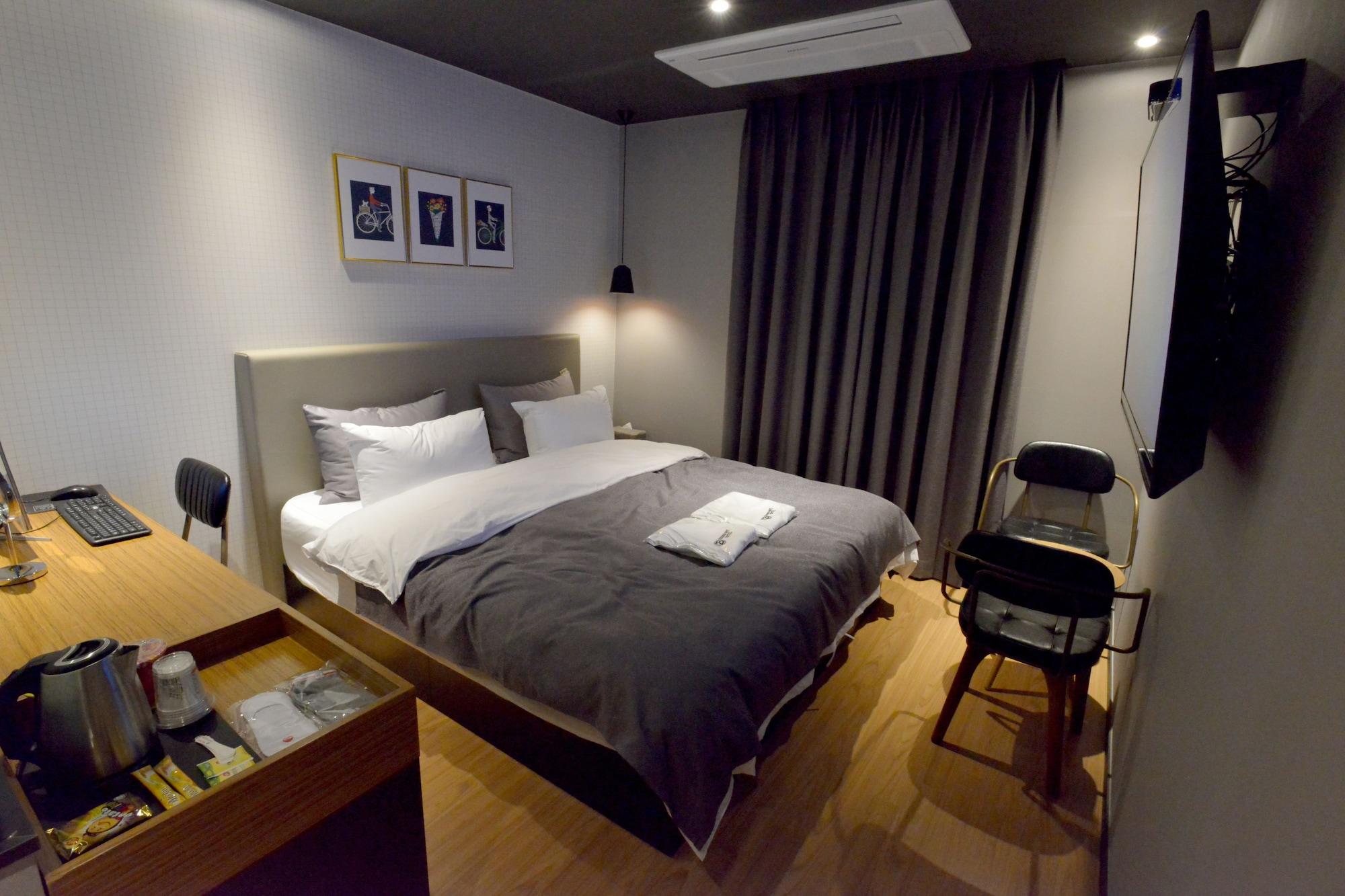 Brown Dot Hotel Changwon Buitenkant foto