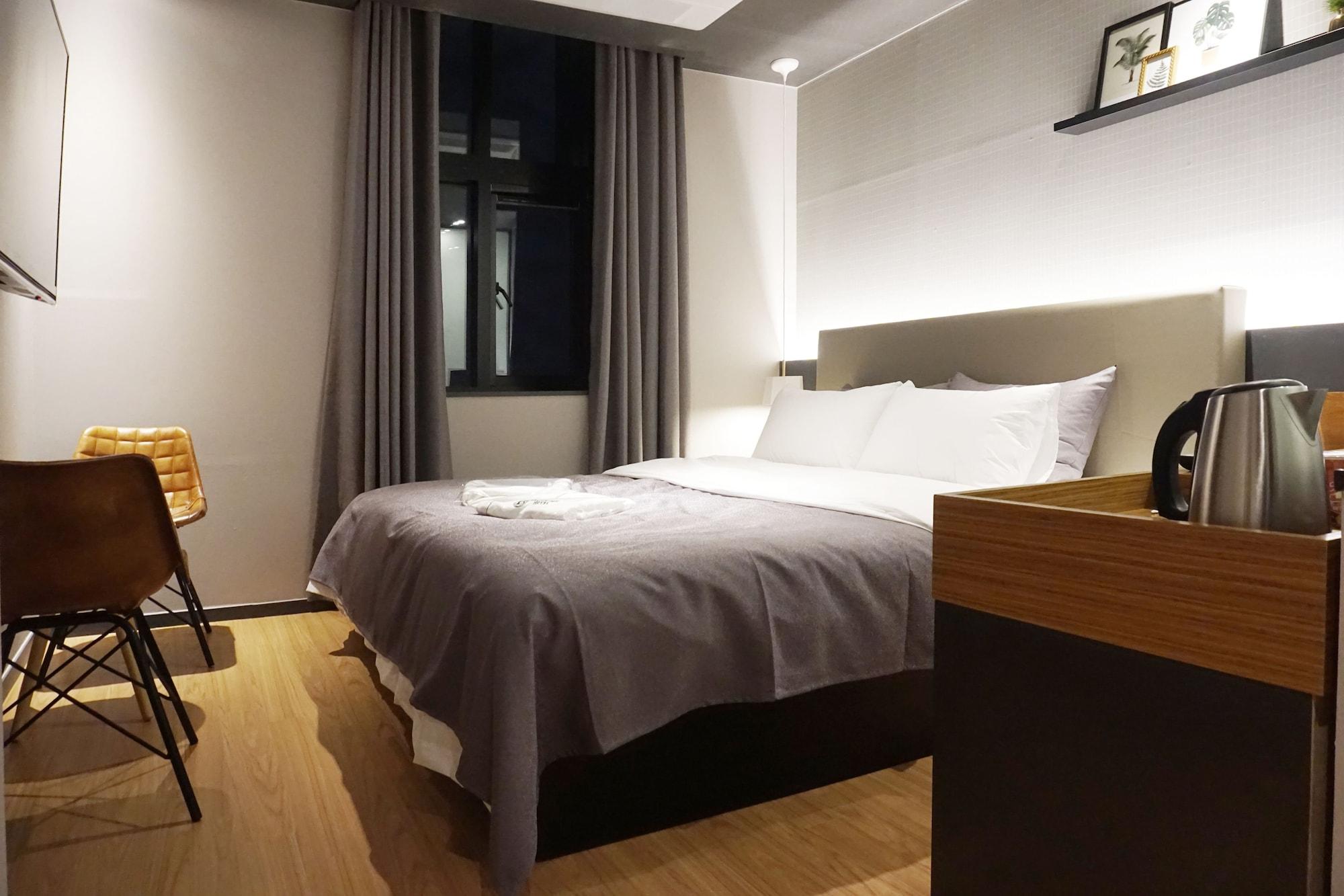 Brown Dot Hotel Changwon Buitenkant foto