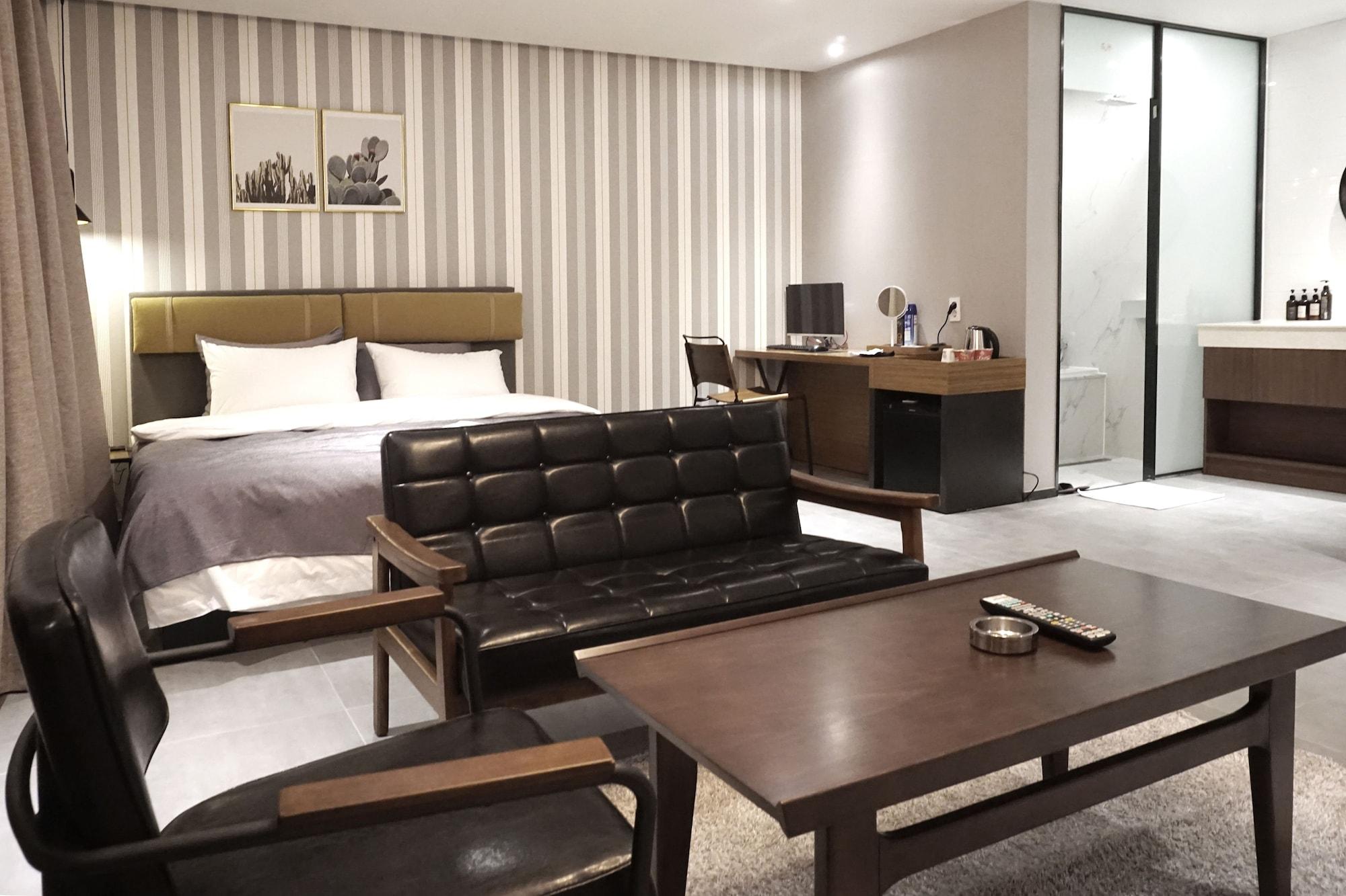 Brown Dot Hotel Changwon Buitenkant foto