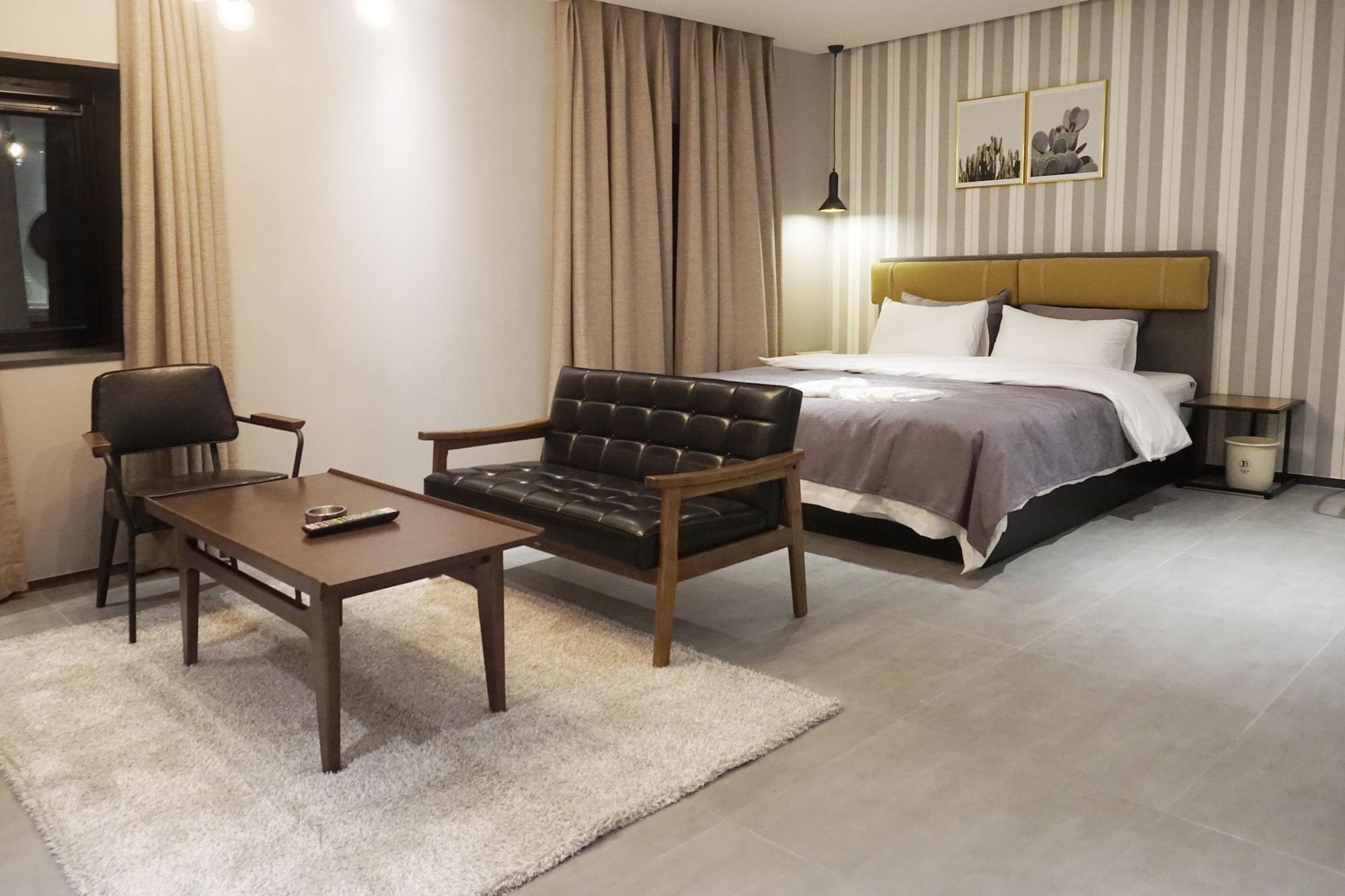 Brown Dot Hotel Changwon Buitenkant foto