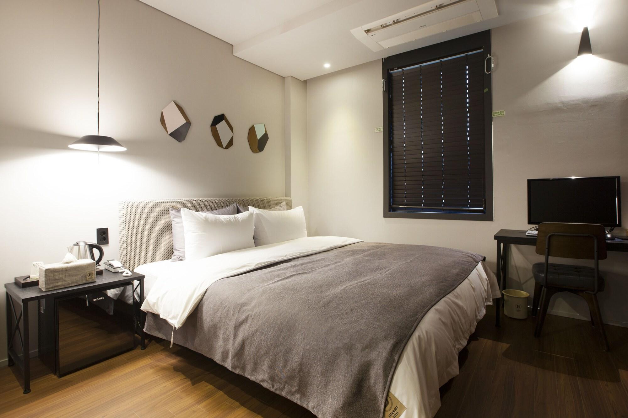 Brown Dot Hotel Changwon Buitenkant foto
