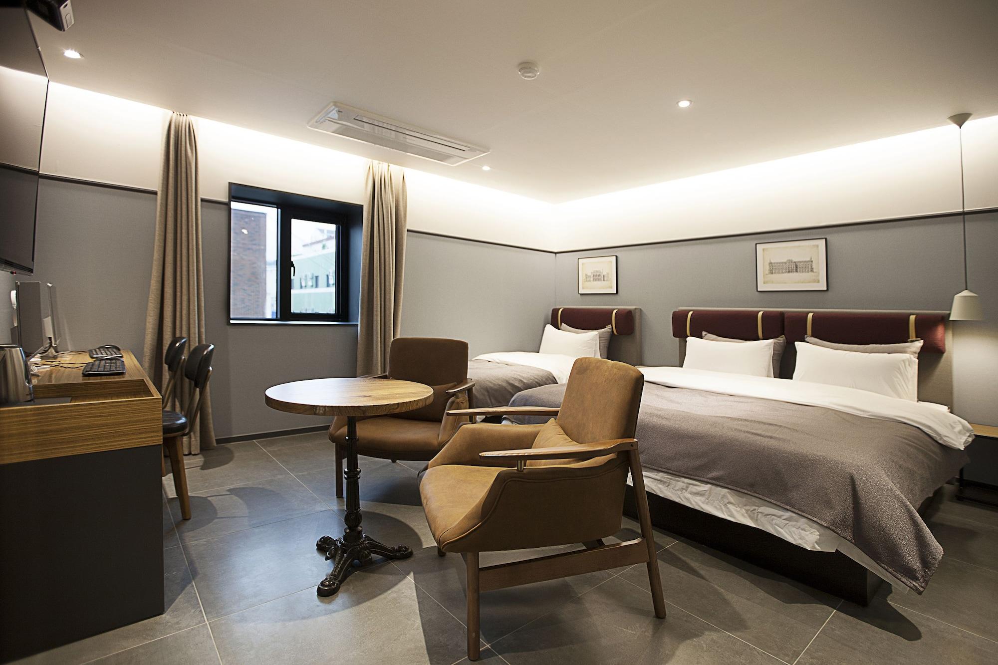 Brown Dot Hotel Changwon Buitenkant foto