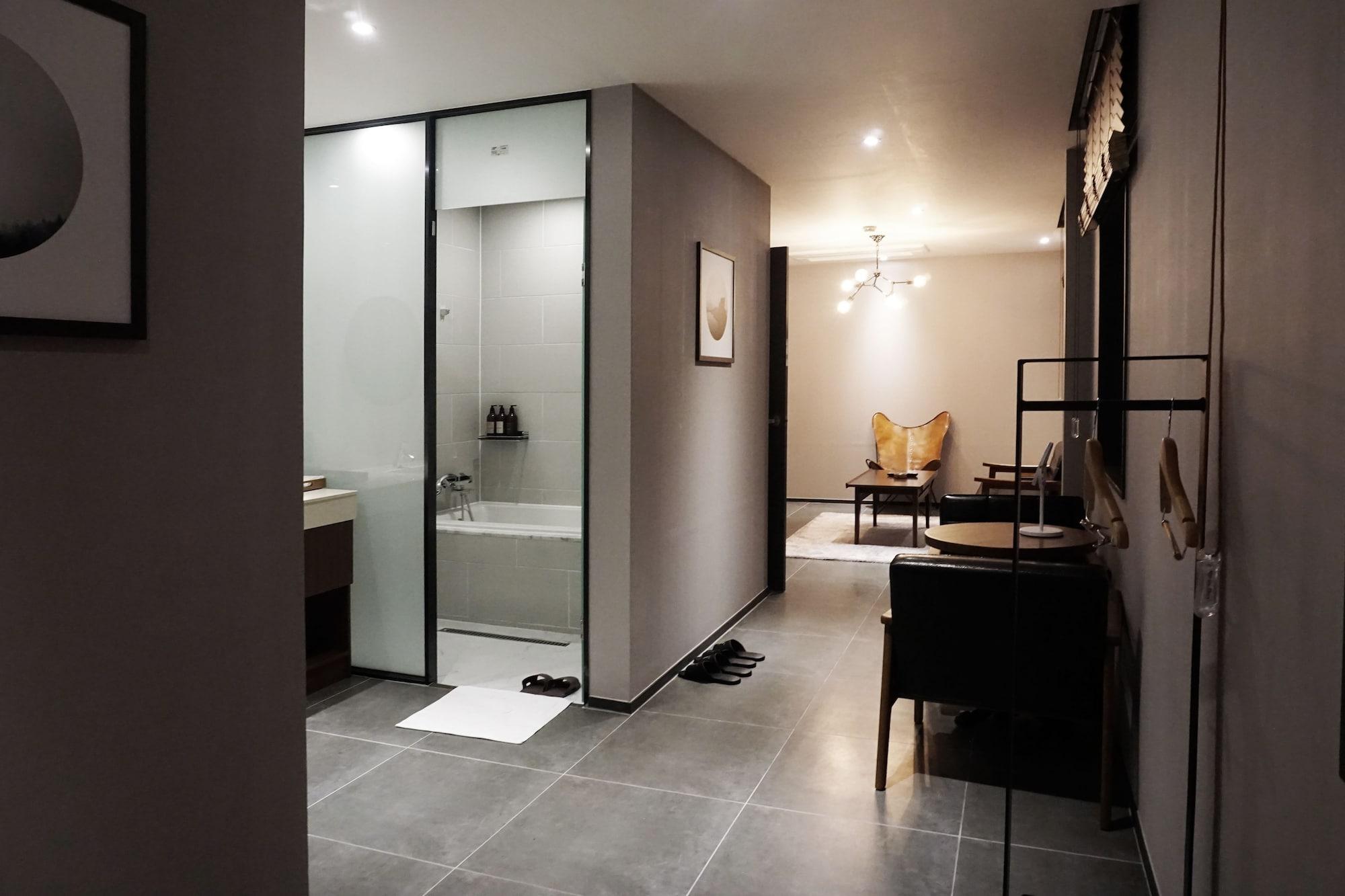 Brown Dot Hotel Changwon Buitenkant foto