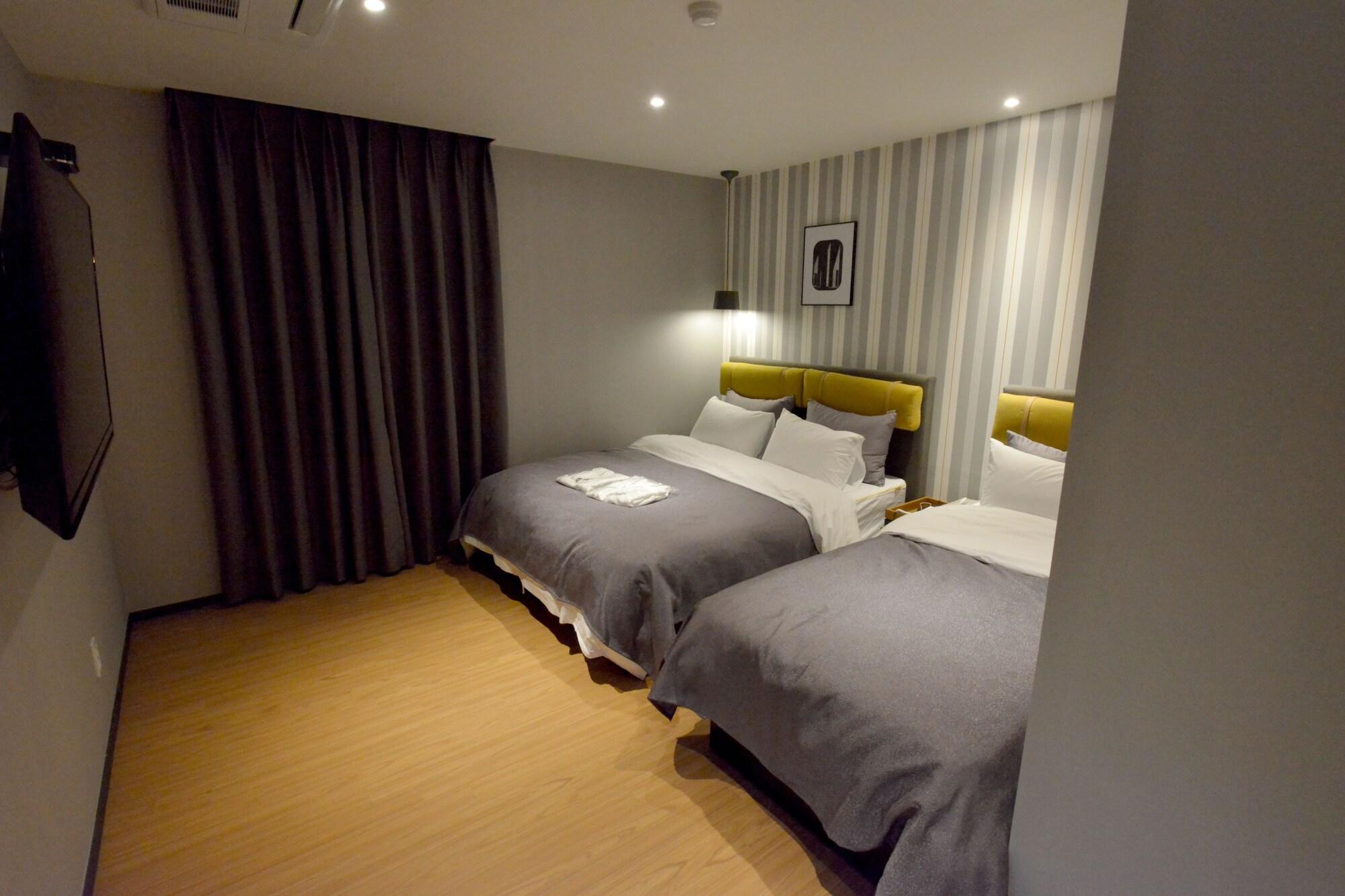 Brown Dot Hotel Changwon Buitenkant foto