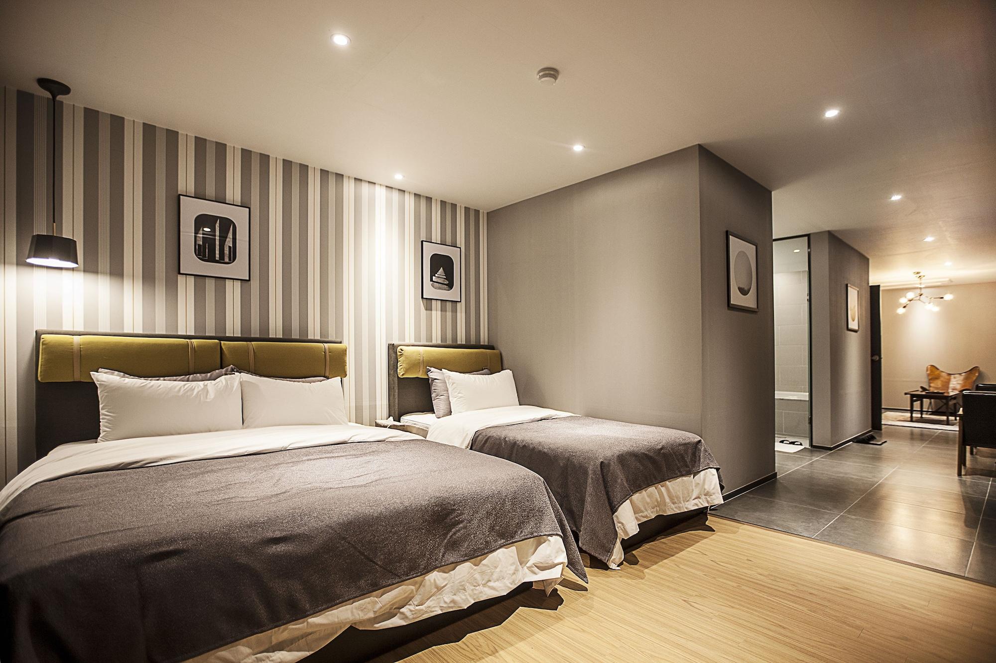 Brown Dot Hotel Changwon Buitenkant foto