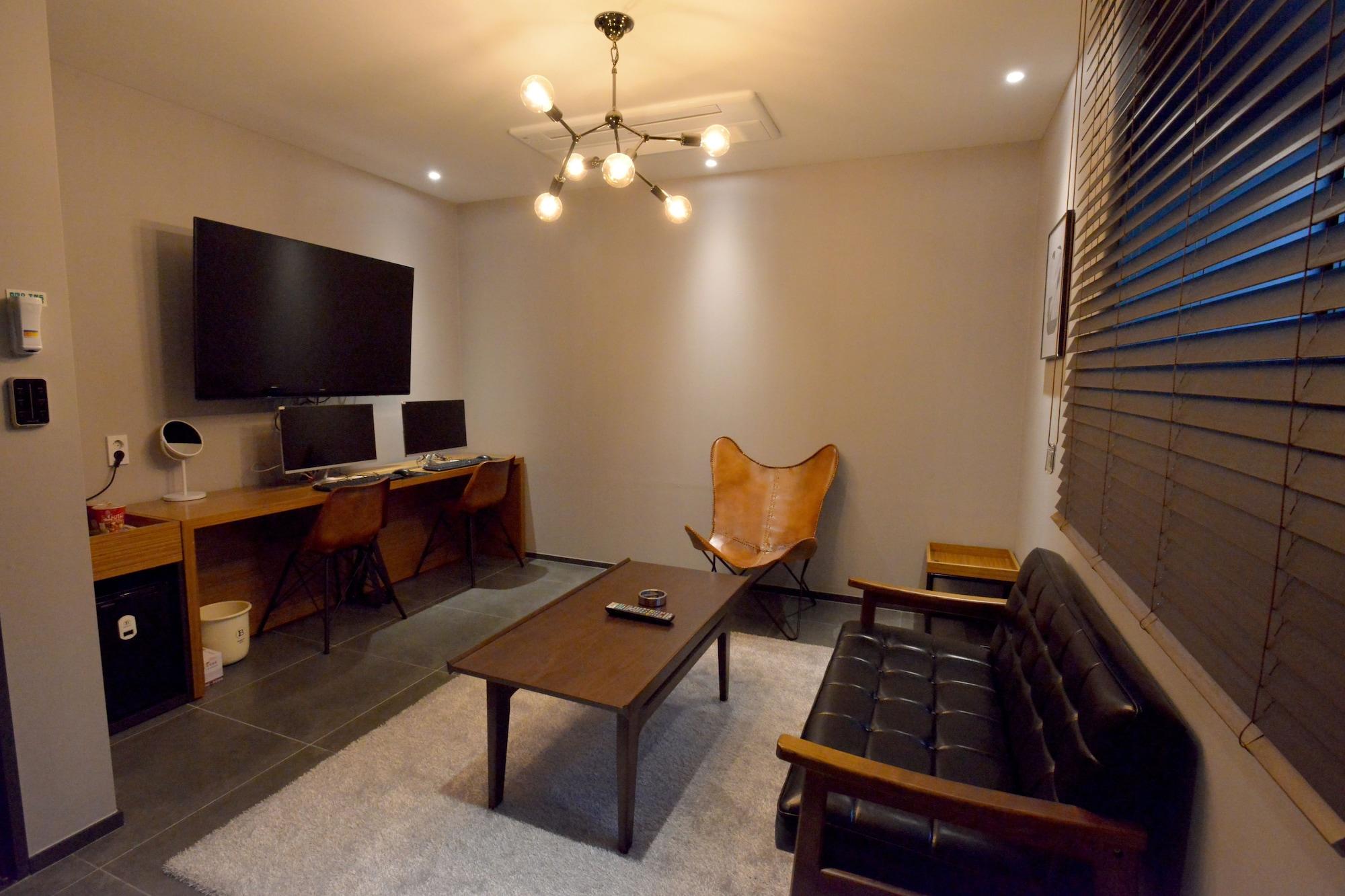 Brown Dot Hotel Changwon Buitenkant foto