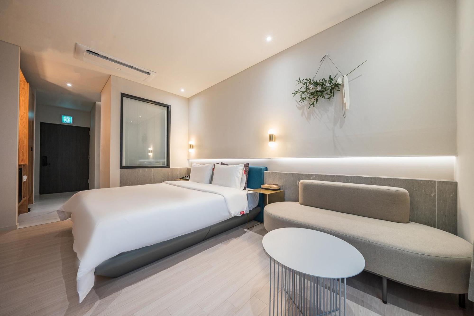 Brown Dot Hotel Changwon Buitenkant foto