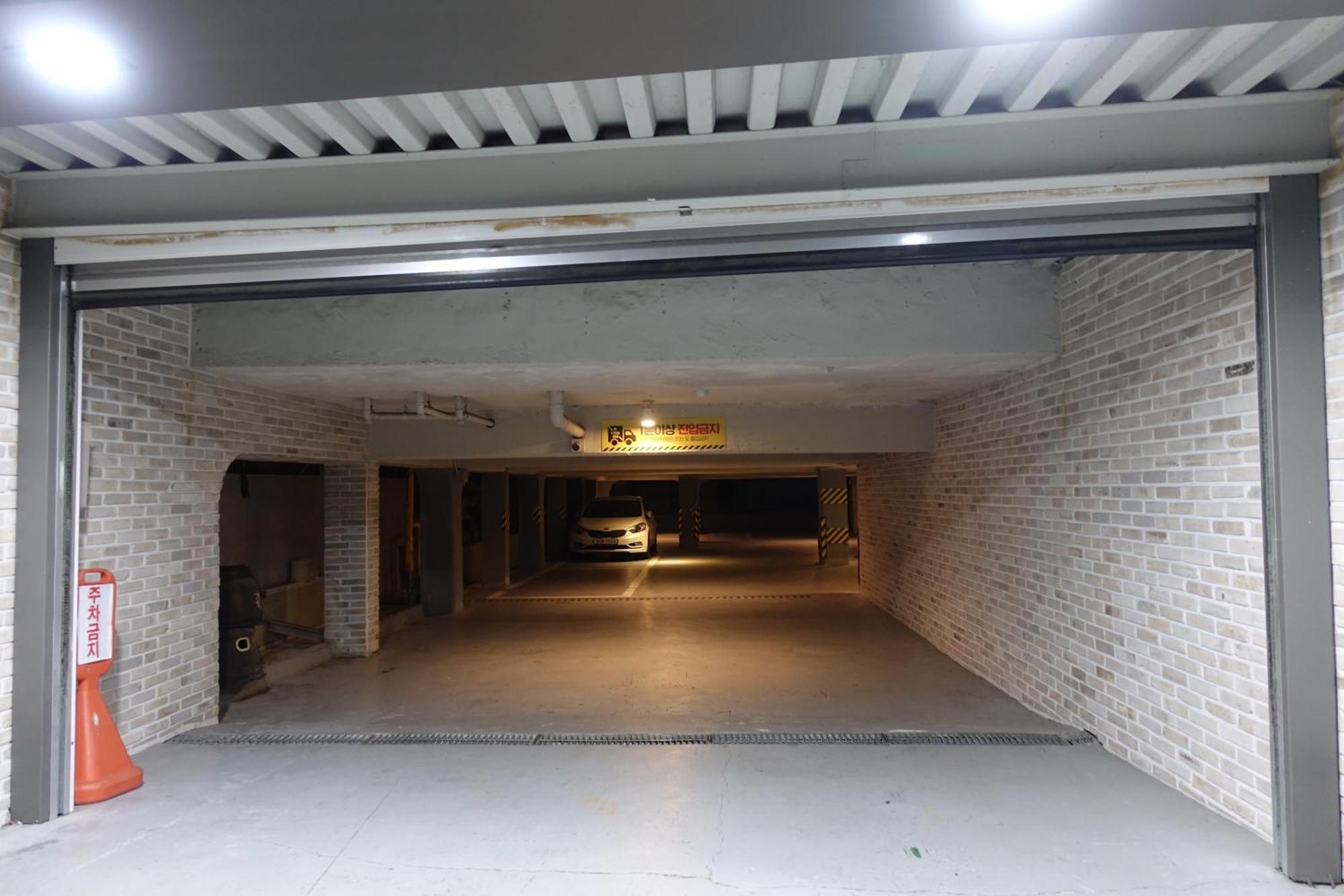 Brown Dot Hotel Changwon Buitenkant foto