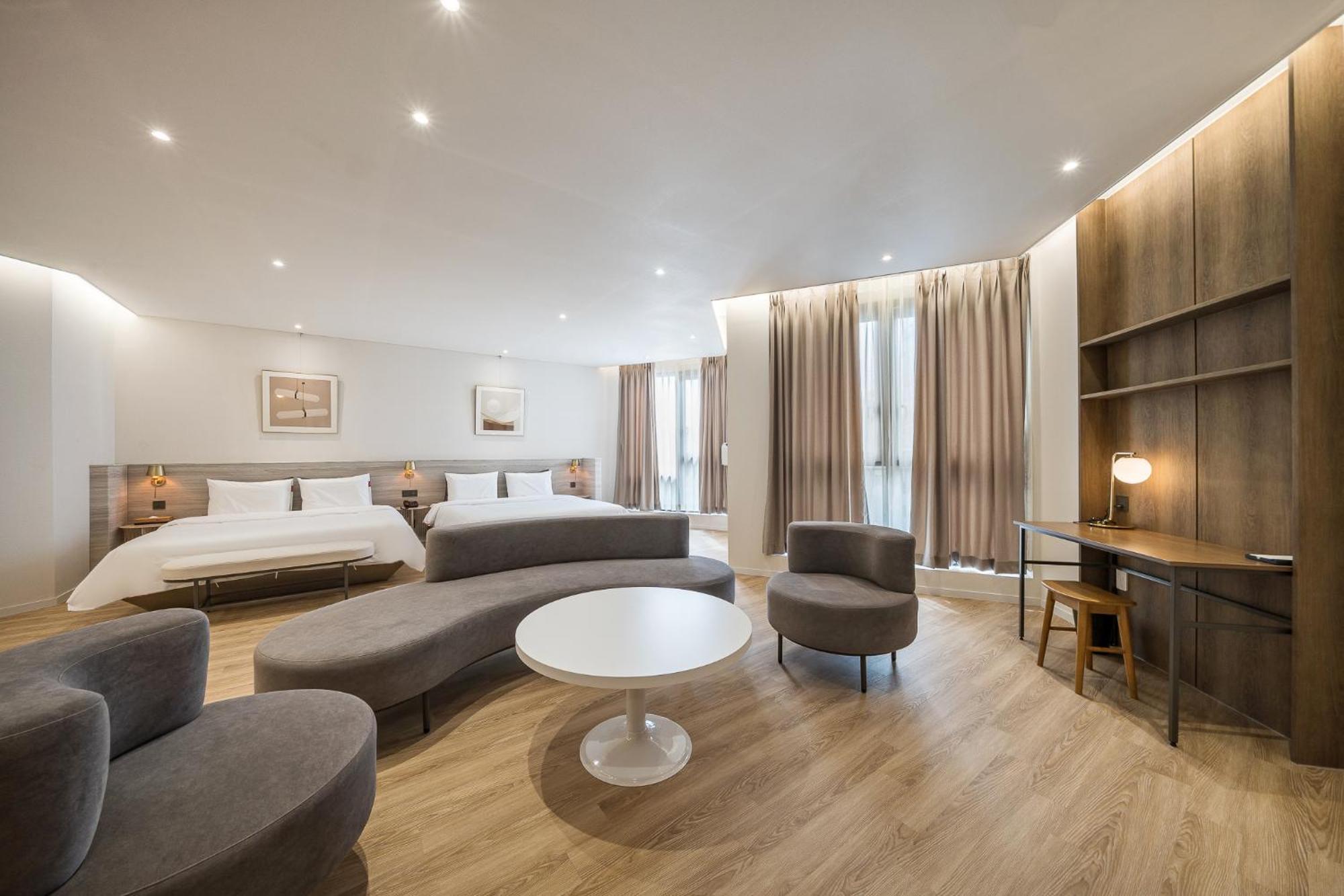 Brown Dot Hotel Changwon Buitenkant foto