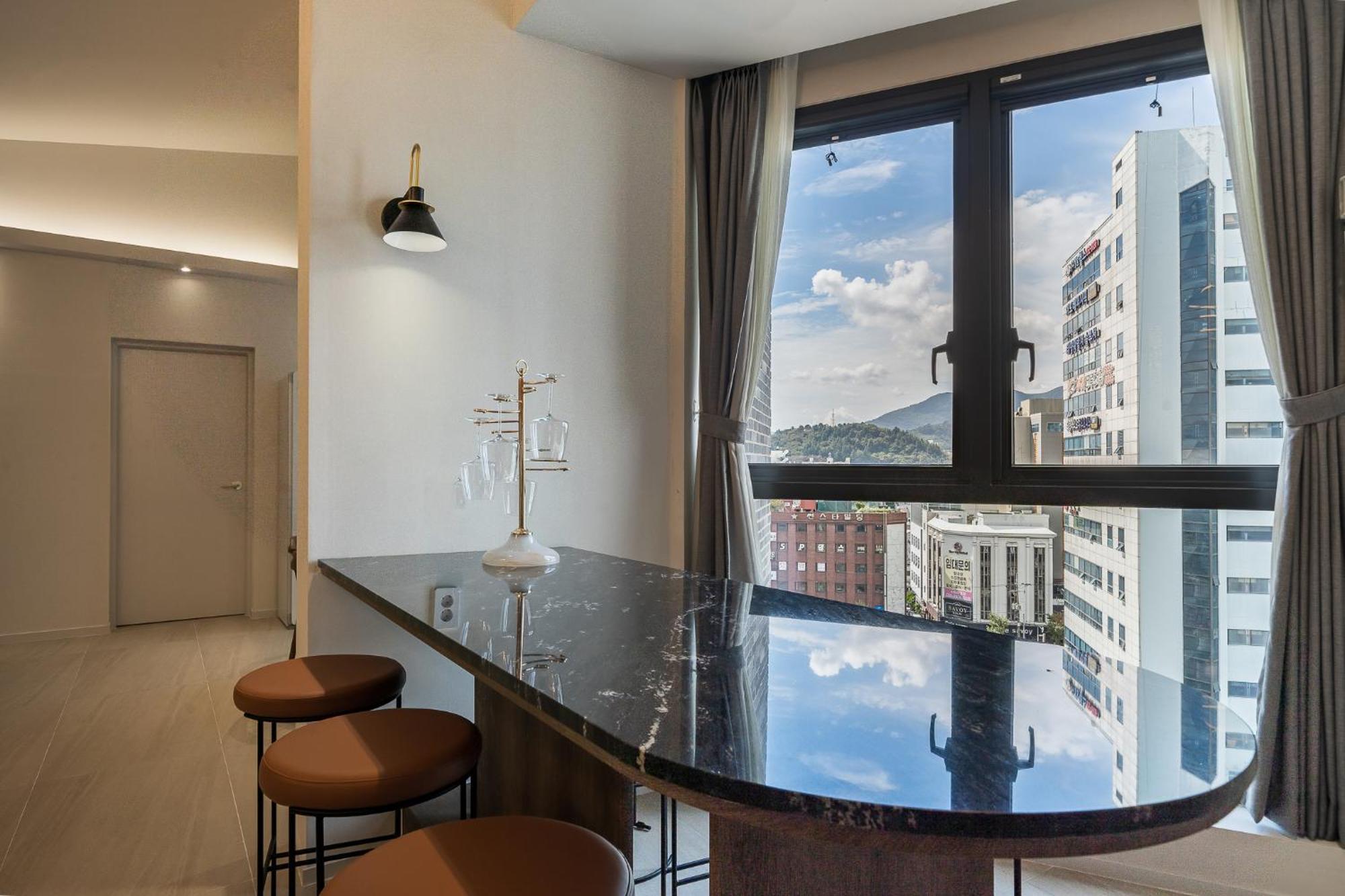 Brown Dot Hotel Changwon Buitenkant foto