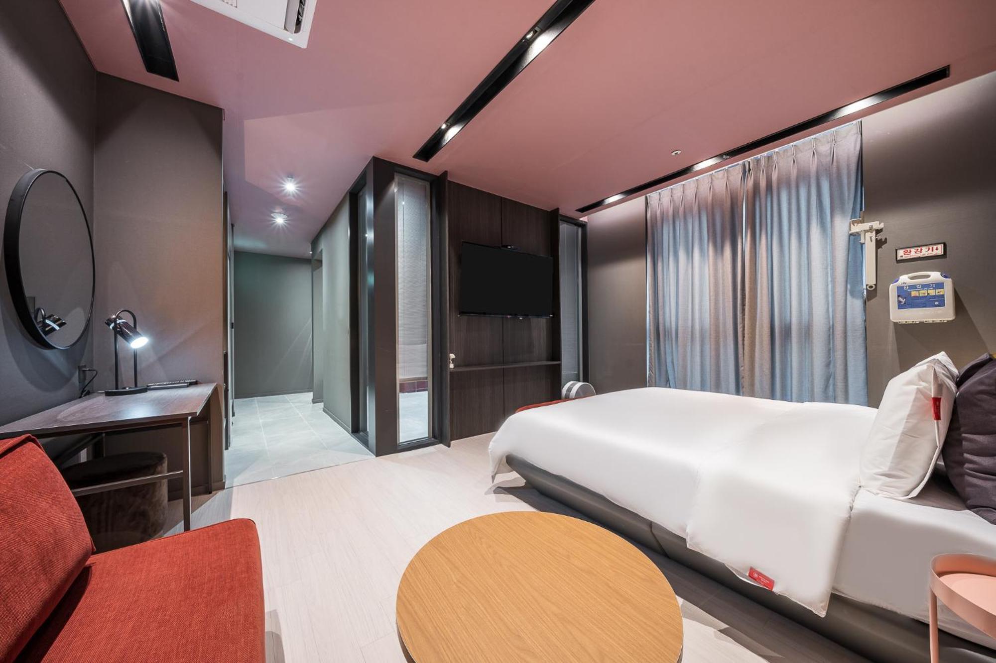 Brown Dot Hotel Changwon Buitenkant foto
