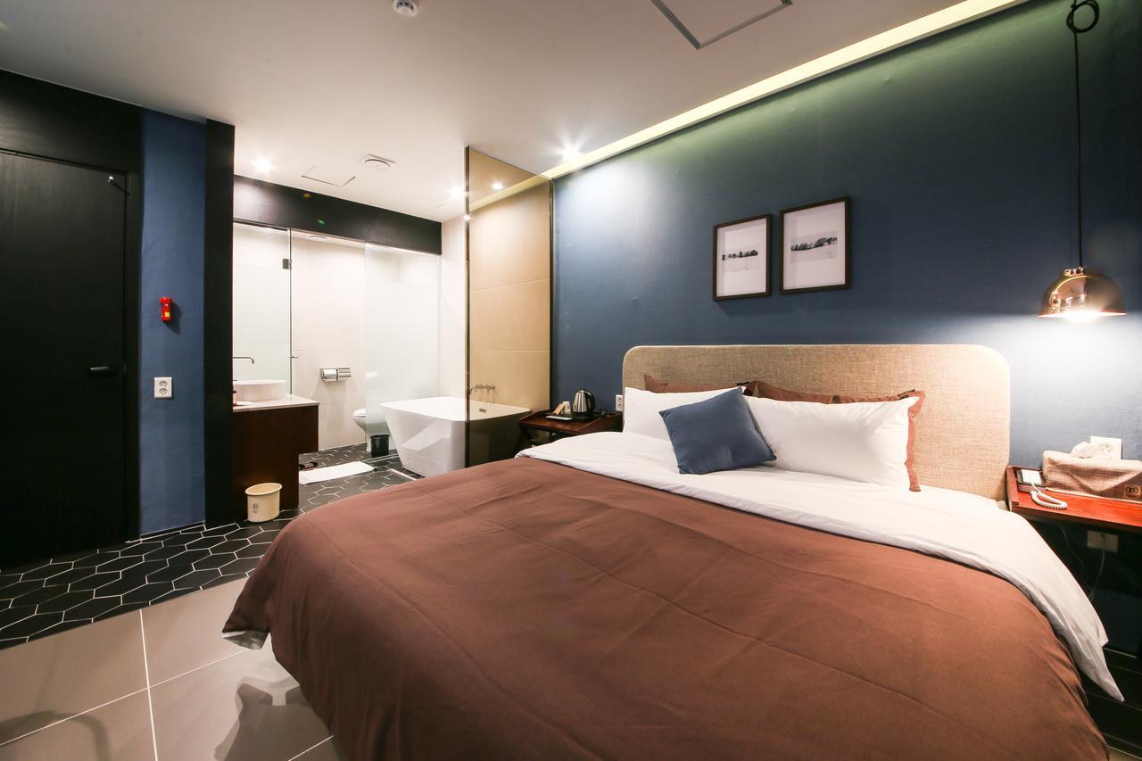 Brown Dot Hotel Changwon Buitenkant foto